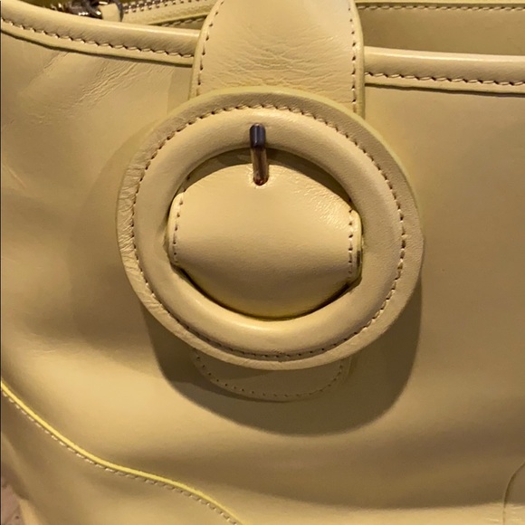 Beautiful yellow leather tote/purse - Picture 3 of 8